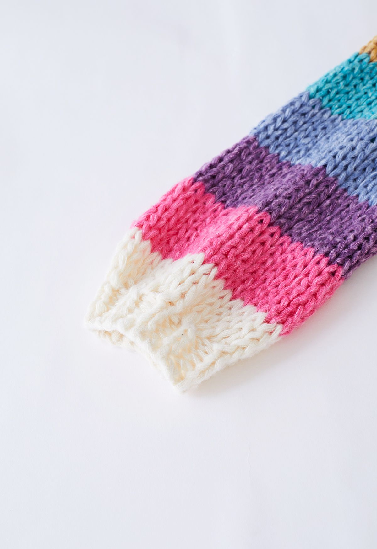 Pull tricoté à la main à manches color block