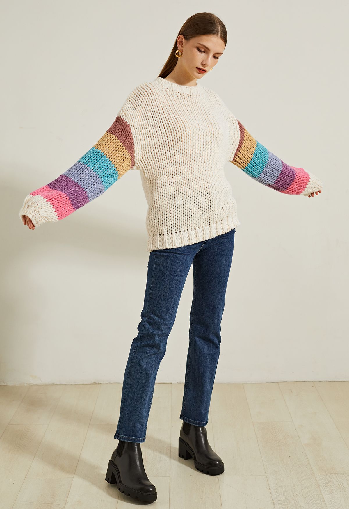 Pull tricoté à la main à manches color block