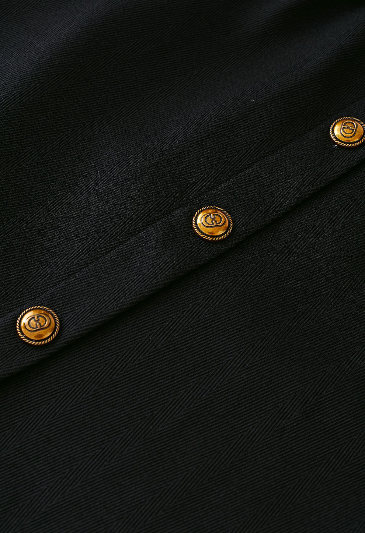 Jupe mi-longue Vintage boutonnée avec poche à rabat en noir