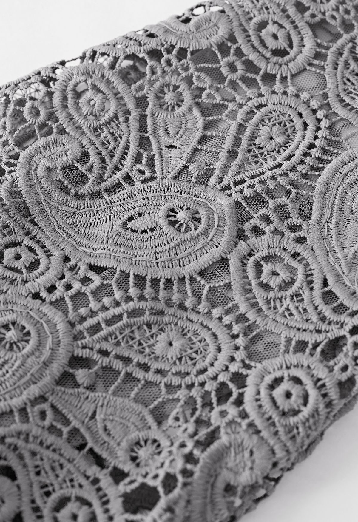 Haut en tricot à manches crochet Paisley en gris