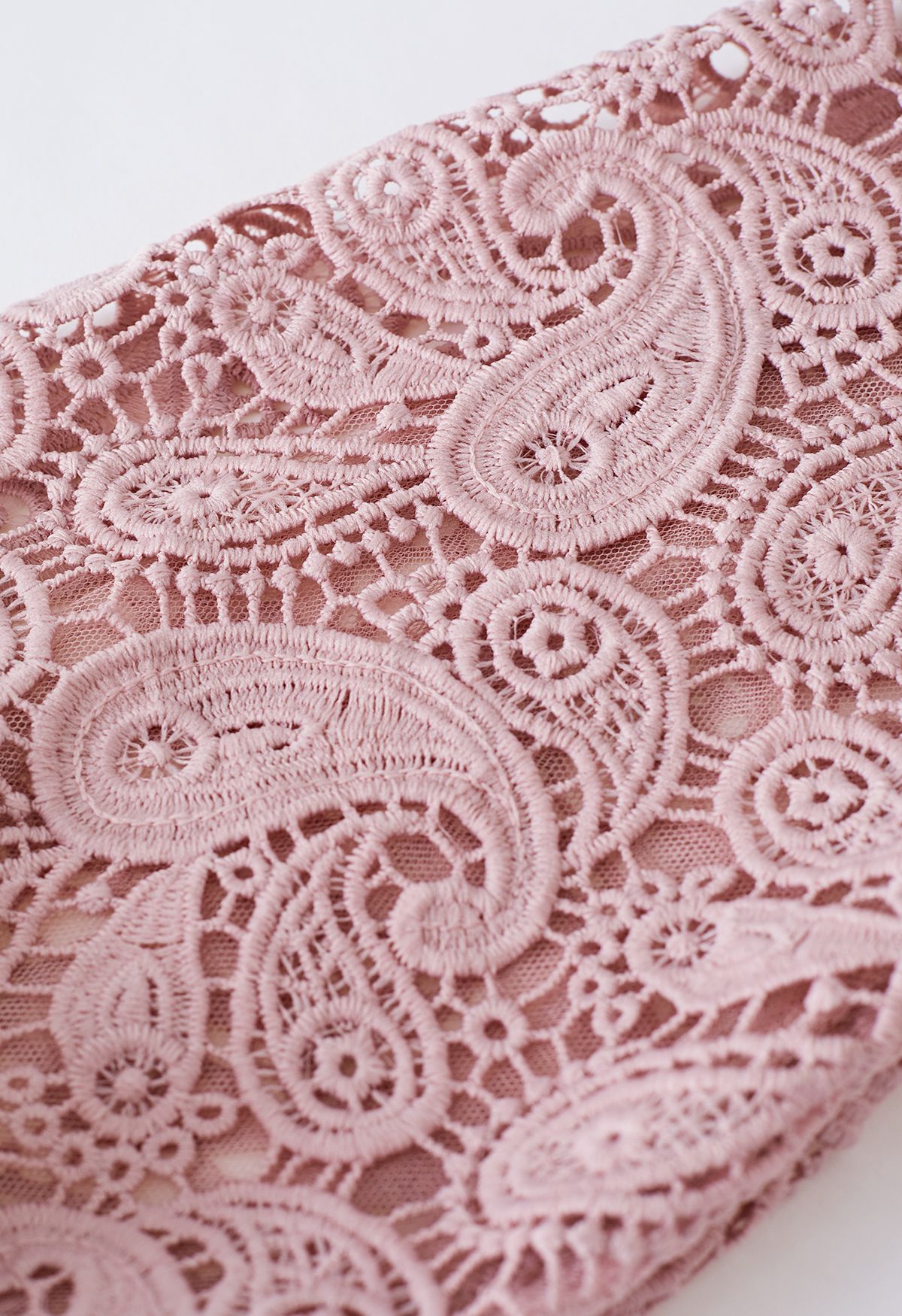 Haut en tricot à manches crochet Paisley en rose