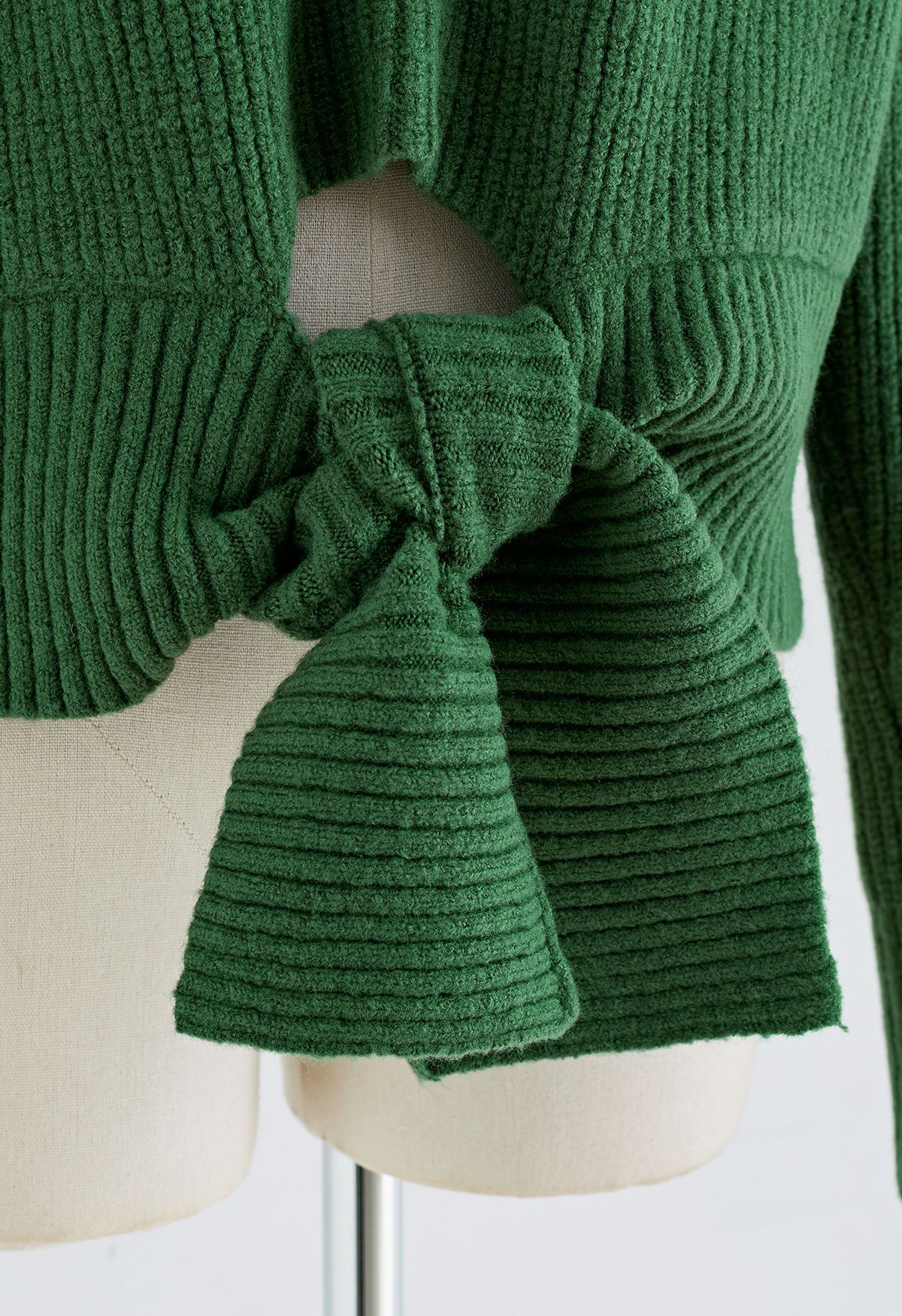 Pull en tricot à col rond et nœud à nouer en vert