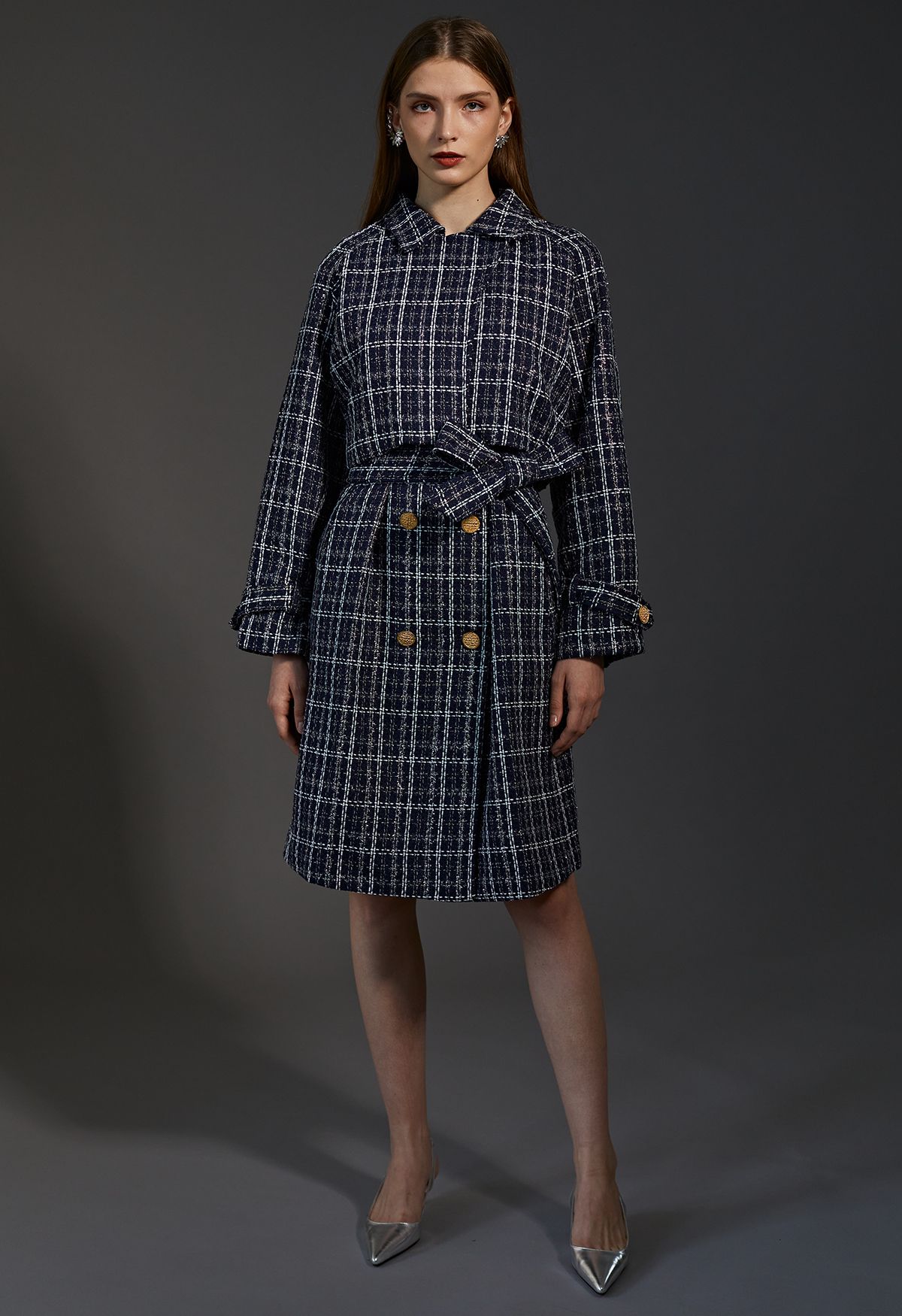 Ensemble veste courte en tweed quadrillé et robe sans manches à ceinture