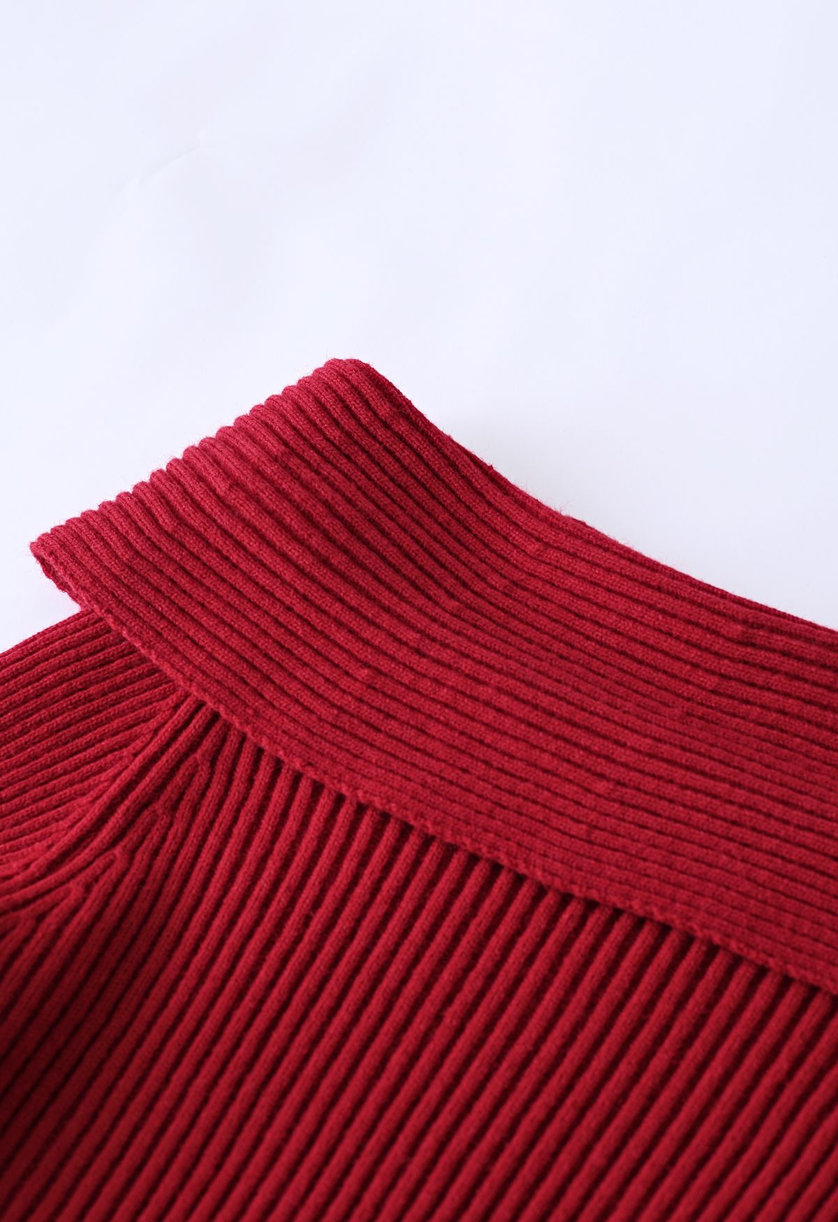 Haut court en tricot à épaules dénudées Courtly en rouge