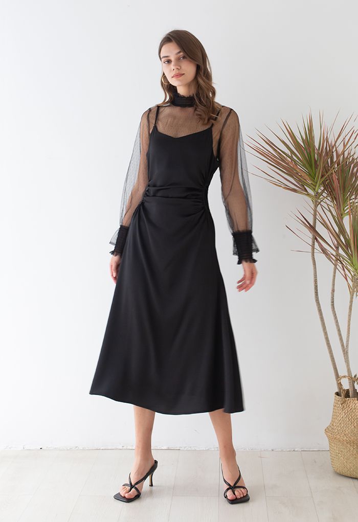 Robe caraco texturée à taille découpée en noir