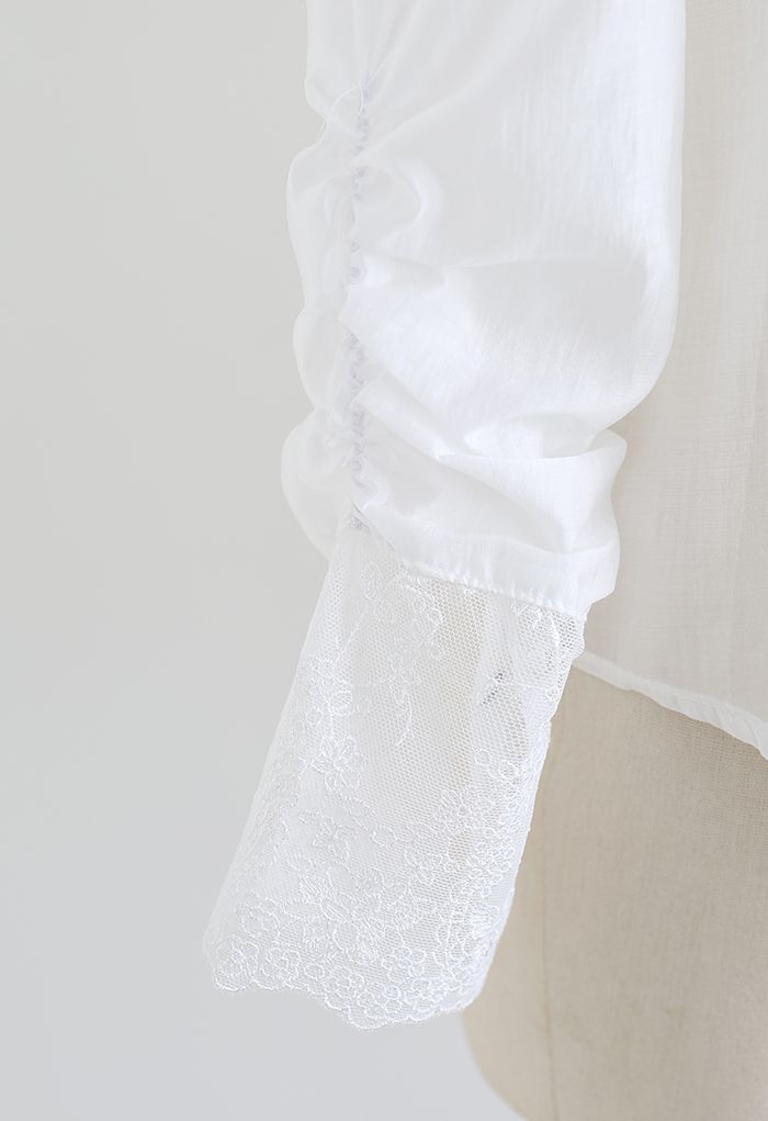 Chemise Semi-Transparente en Maille Florale Insérée en Blanc