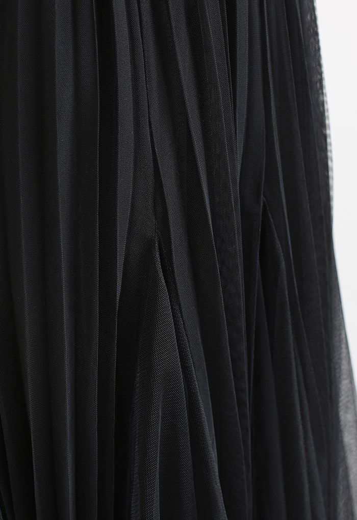 Jupe longue en tulle à empiècements plissés en noir