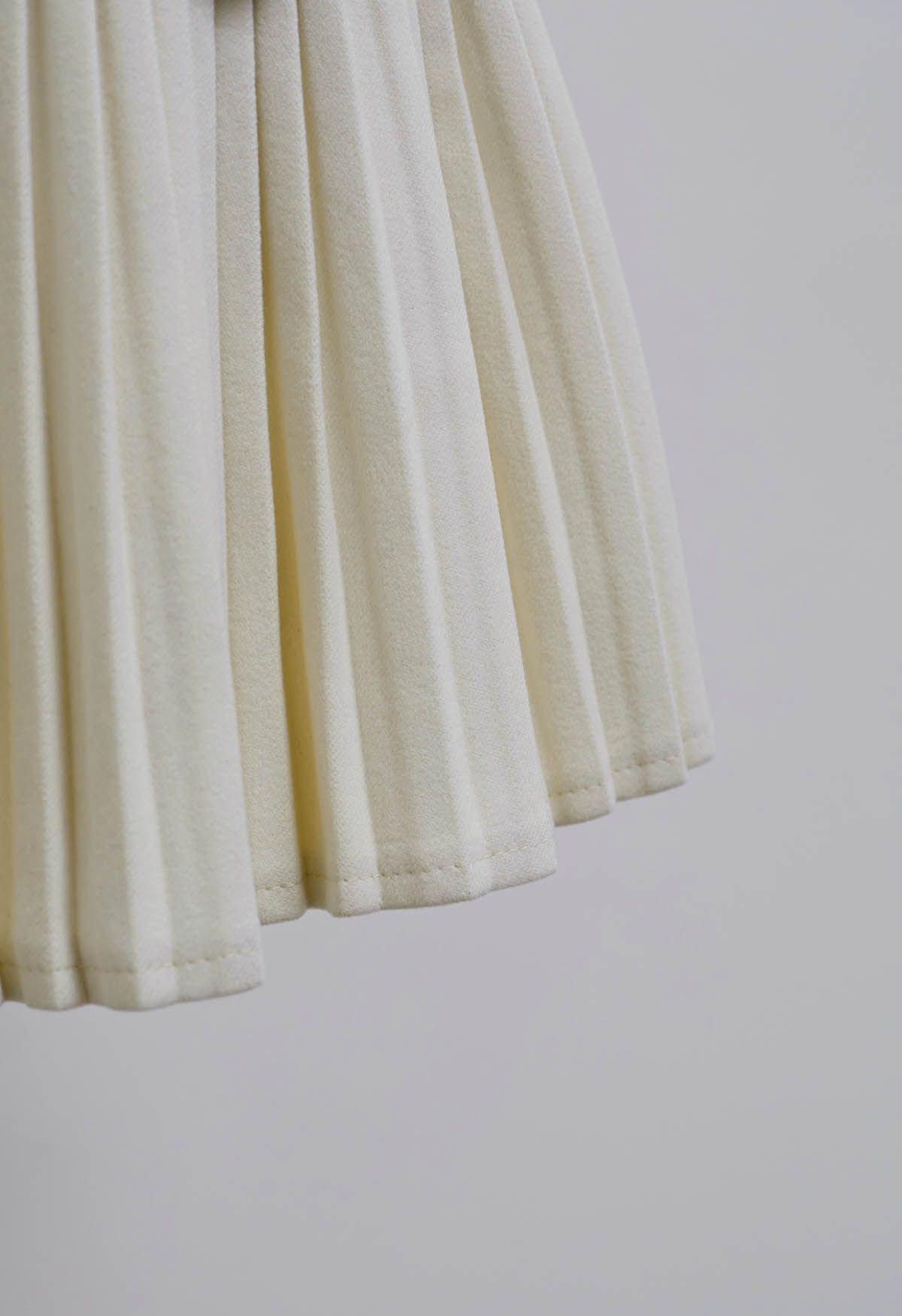 Mini jupe plissée en cristal éblouissant en blanc