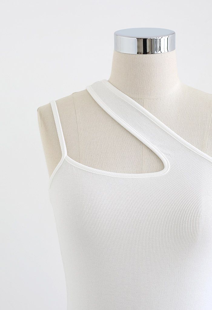 Débardeur asymétrique en tricot à une épaule en blanc