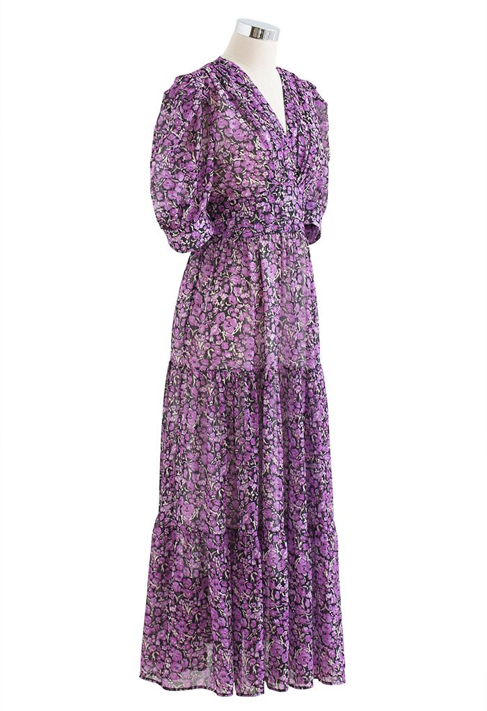 Robe longue à volants et col en V imprimé fleuret en violet