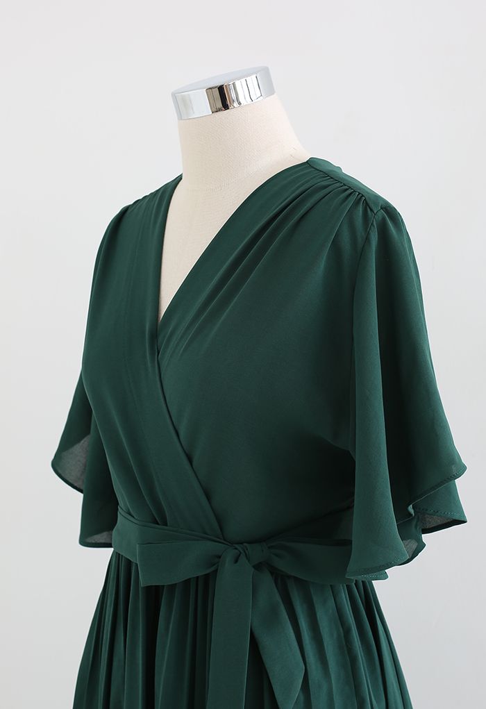Robe mi-longue plissée à taille nouée effet portefeuille en vert foncé
