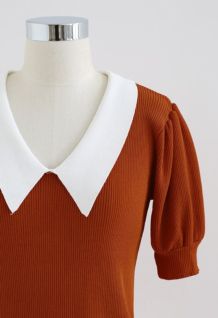 Haut en tricot à manches courtes et col contrasté en orange