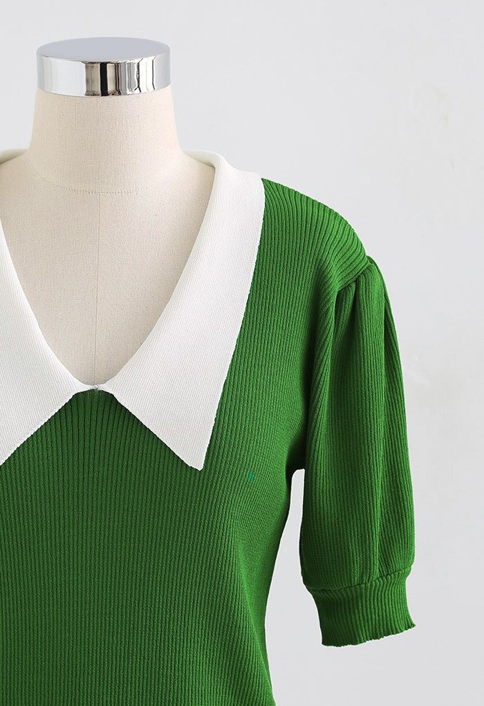 Haut en tricot à manches courtes et col contrasté en vert