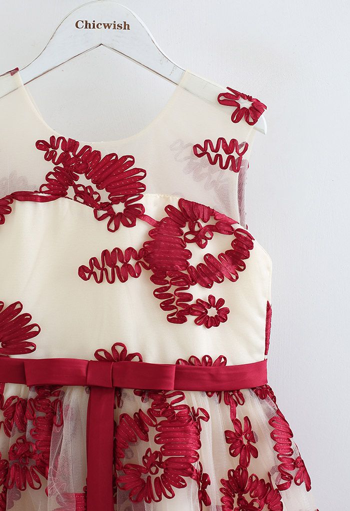 Robe asymétrique en tulle brodé de fleurs en bordeaux pour enfants