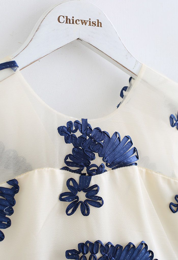 Robe asymétrique en tulle brodé de fleurs en bleu marine pour enfants