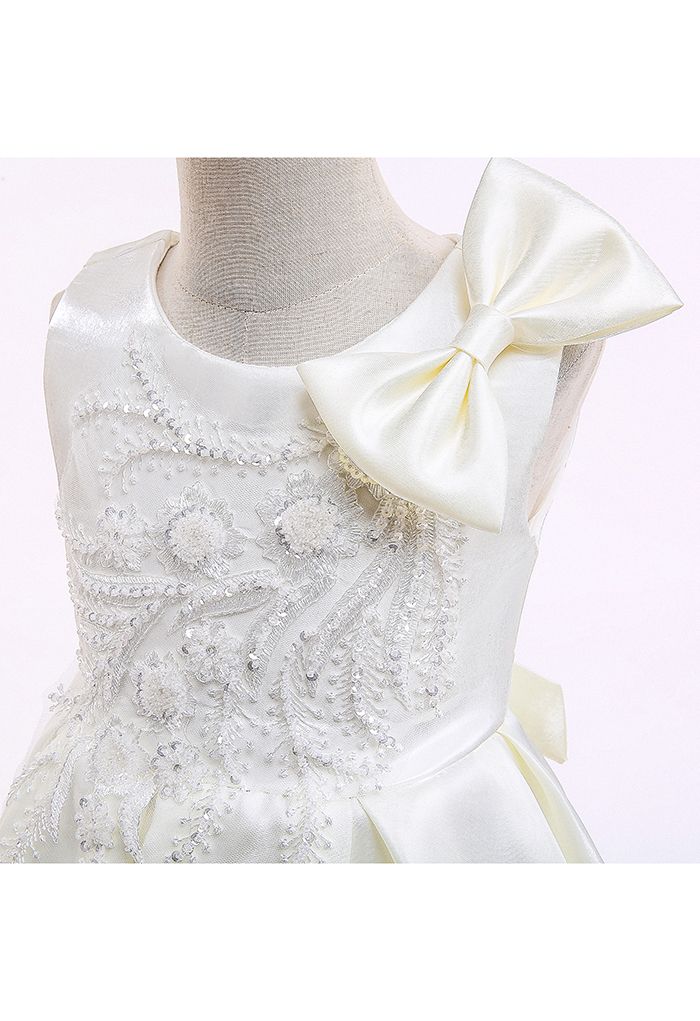Robe de princesse Bowknot côté fleur perlée en blanc pour les enfants