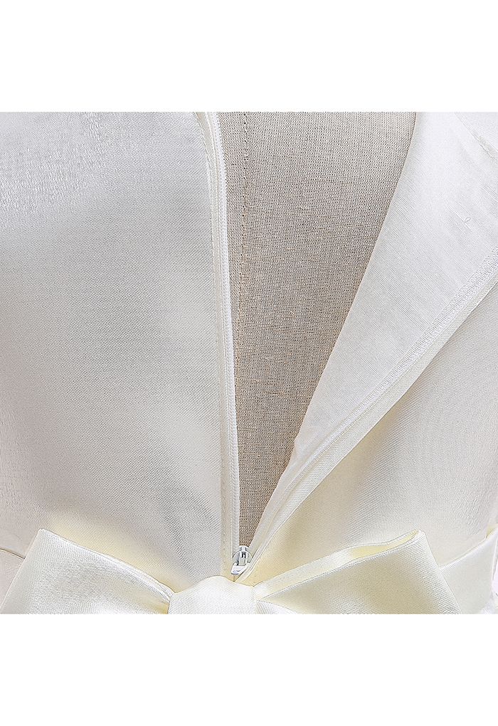 Robe de princesse Bowknot côté fleur perlée en blanc pour les enfants