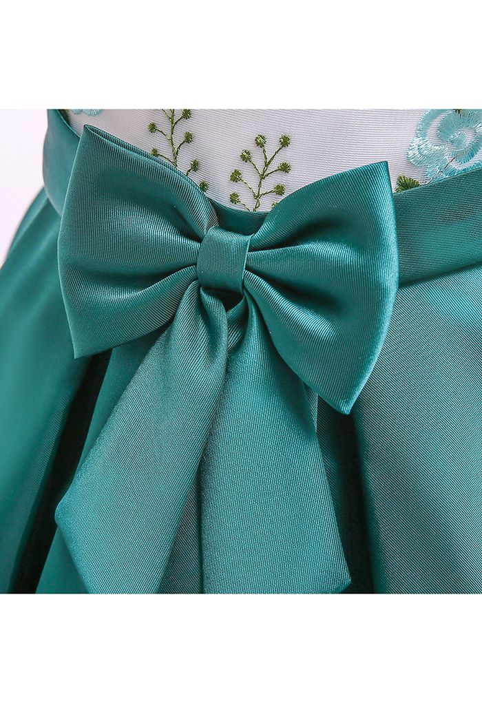 Robe de princesse Hi-Lo brodée avec nœud papillon en émeraude pour enfants