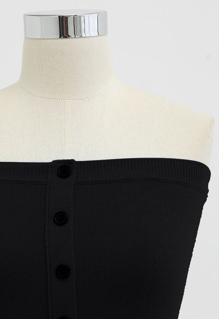 Haut en tricot court sans bretelles boutonné sur le devant en noir
