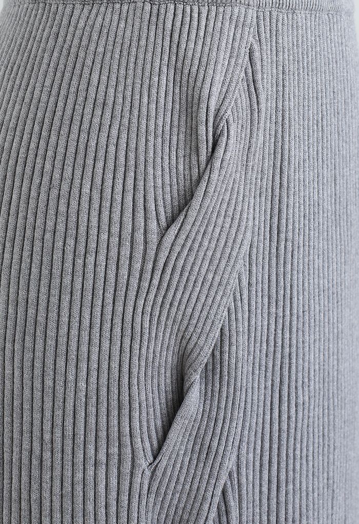 Jupe crayon tricotée à torsion latérale en gris
