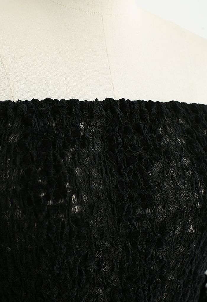 Crop top froncé en dentelle florale à épaules dénudées en noir