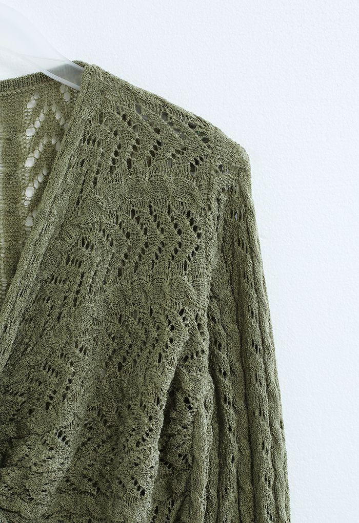 Haut court en tricot à nœud évidé sur le devant en vert mousse