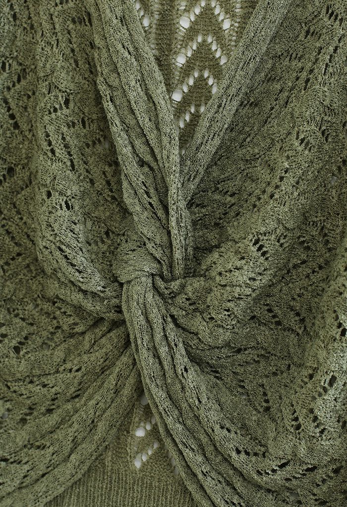 Haut court en tricot à nœud évidé sur le devant en vert mousse
