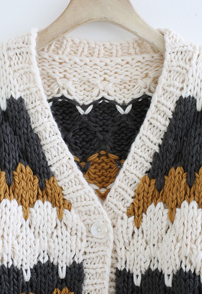 Cardigan épais tricoté à la main à col en V et à couleurs contrastées en fumé