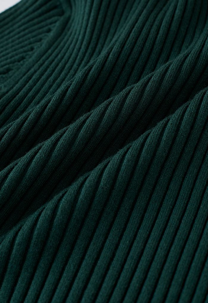 Robe en tricot Hi-Lo ceinturée plissée à l'avant en vert foncé