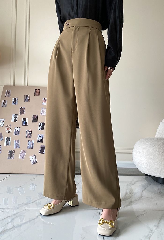 Pantalon à jambe large avec poche à la taille boutonnée en fauve