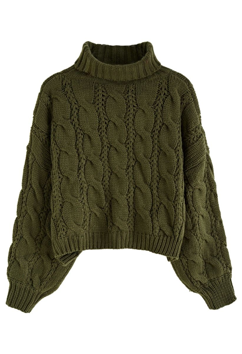 Pull court en tricot tressé à col roulé en vert armée