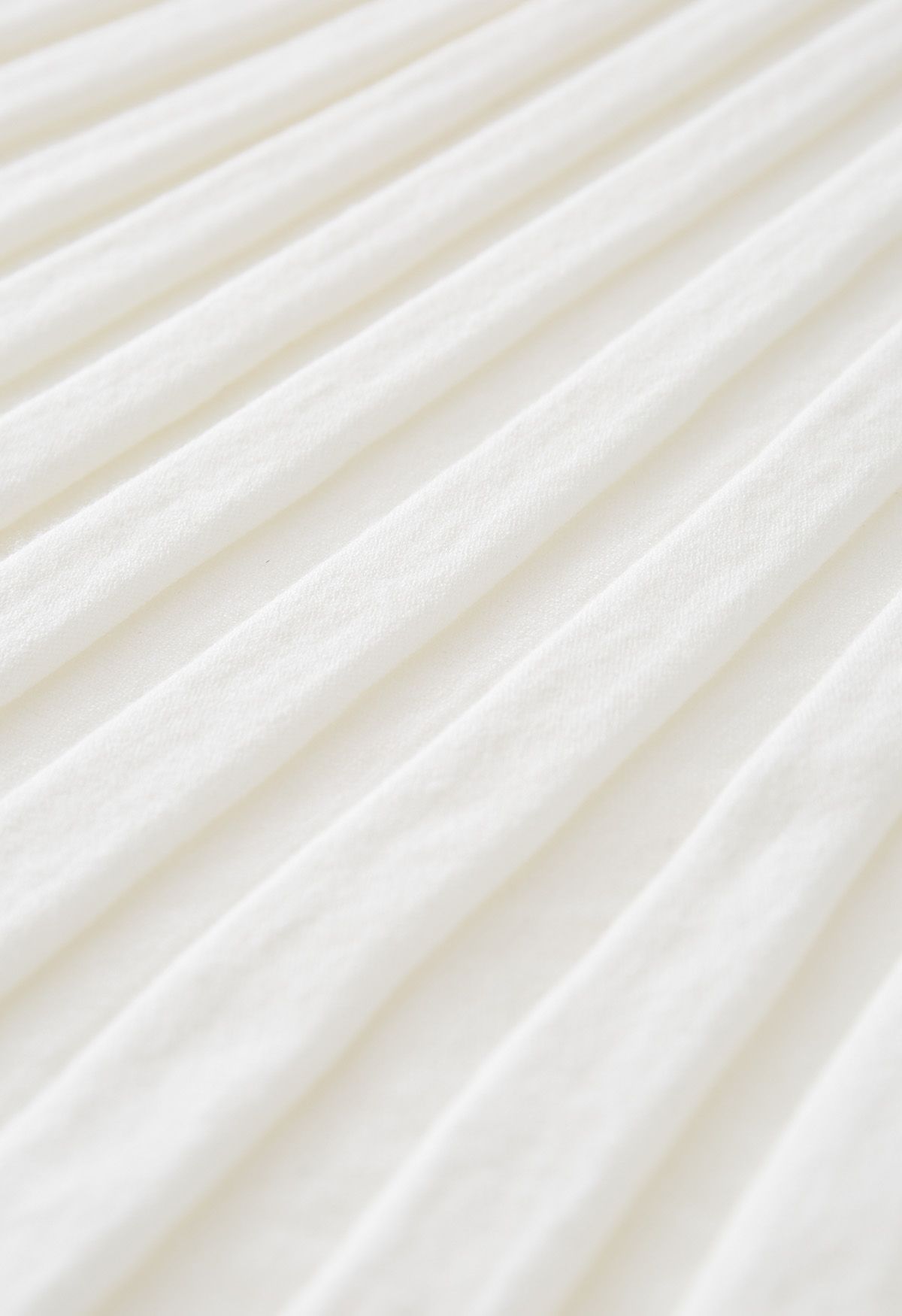 Jupe longue en tricot ultra-doux à ourlet de laitue en blanc