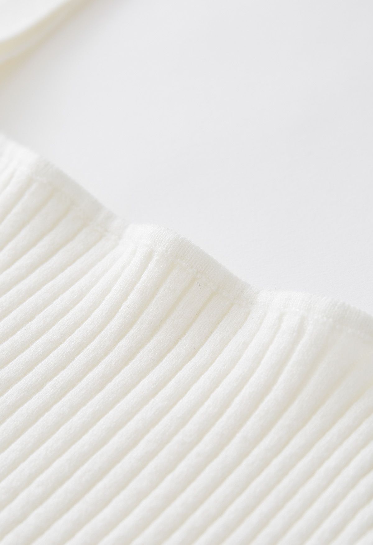 Haut court en tricot cami côtelé ultra-doux en blanc