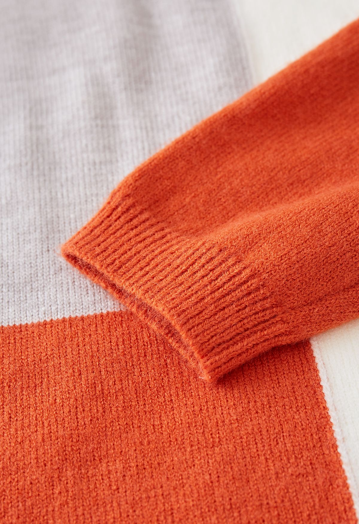 Pull en tricot à col roulé et blocs de couleurs