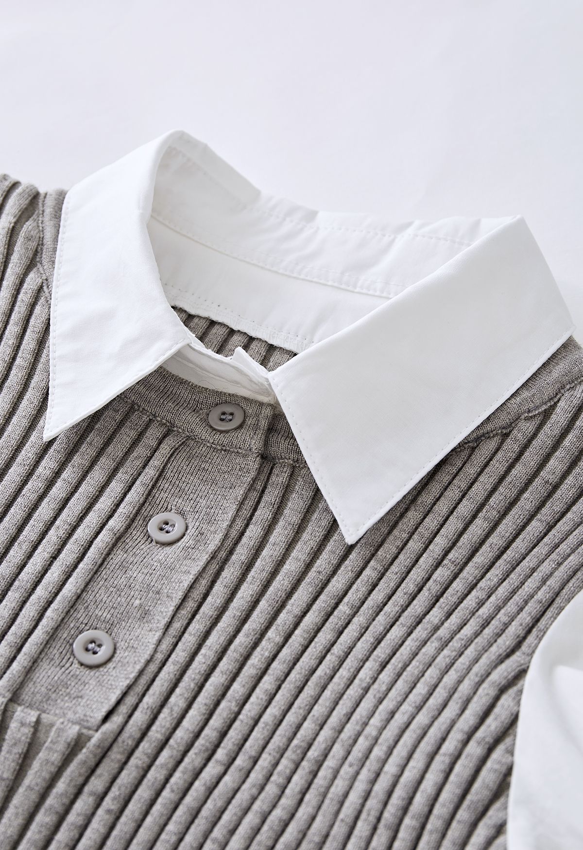 Chemise épissée asymétrique en tricot côtelé en gris