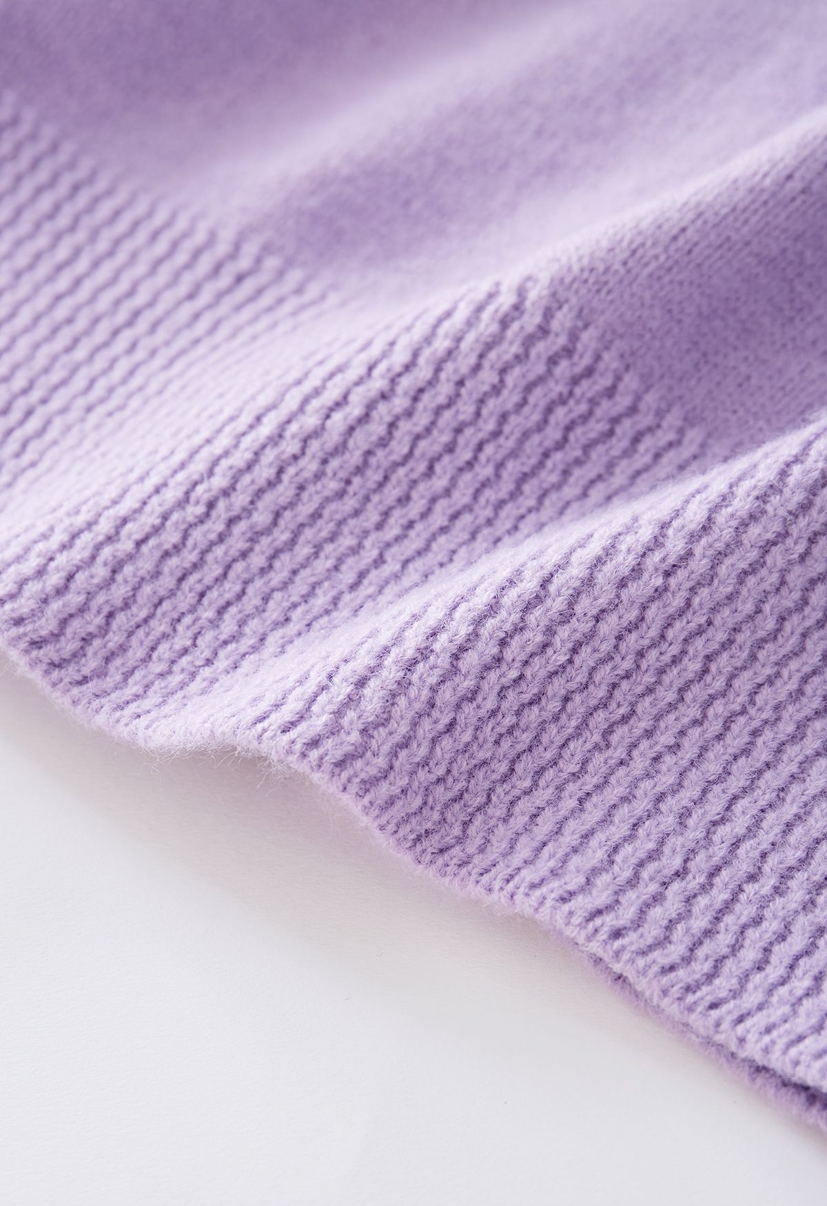 Cardigan en tricot à col en V et bords contrastants en lilas