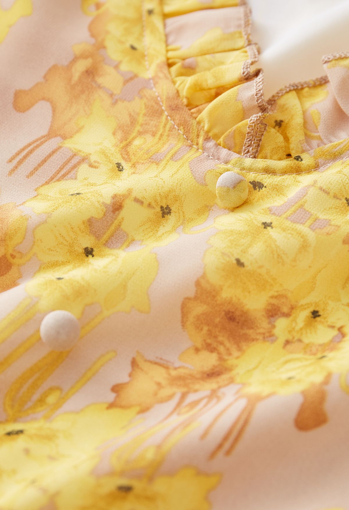 Robe élégante en mousseline de soie à volants et à volants en jaune