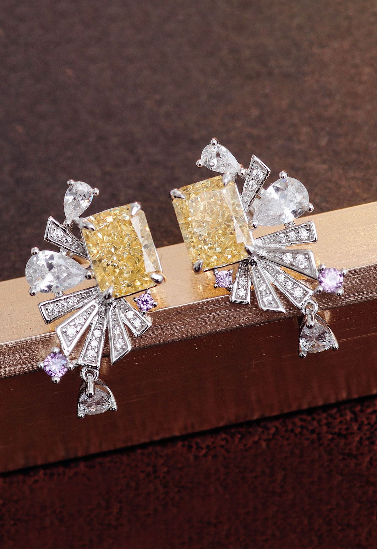 Boucles d'oreilles en forme d'éventail en cristal jaune avec oxyde de zirconium