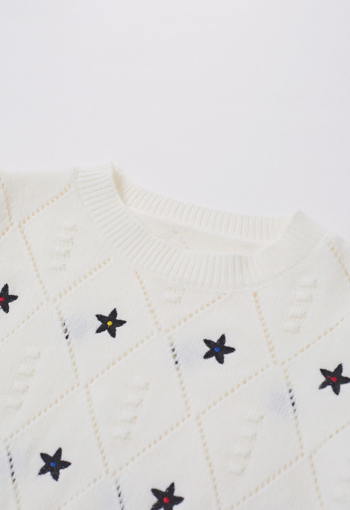 Haut en tricot pointelle brodé d'étoiles en blanc