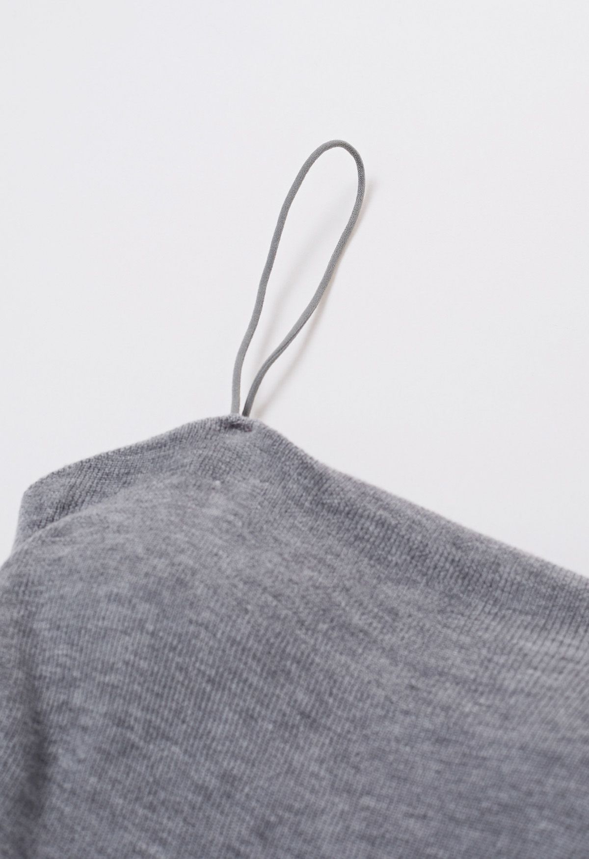 Haut caraco polyvalent en tricot froncé en gris