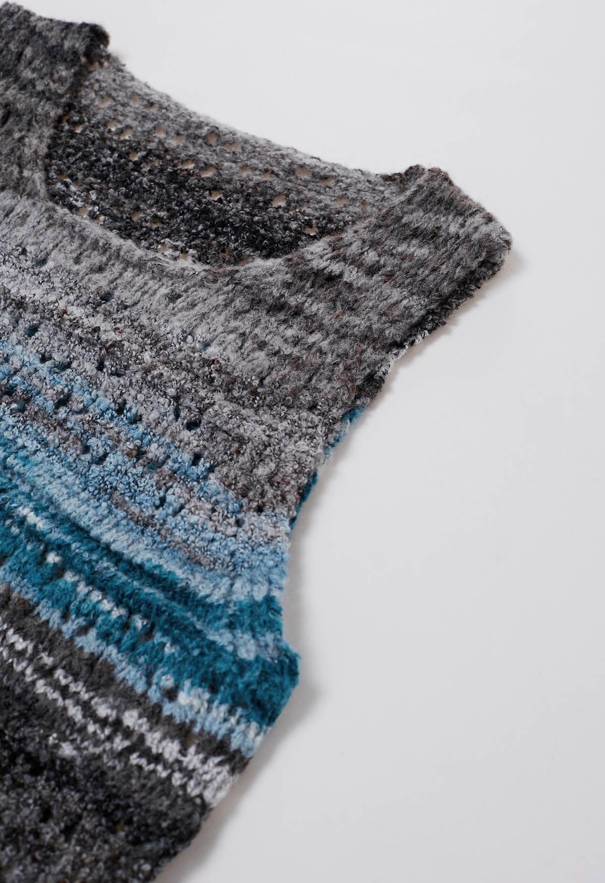 Gilet en tricot ajouré à rayures multicolores en bleu