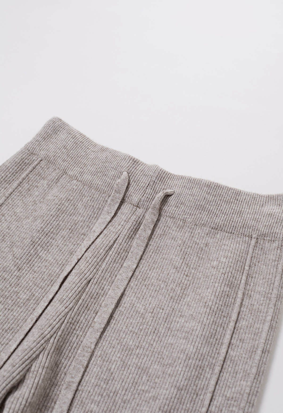 Pantalon en tricot à fente latérale avec cordon de serrage à la taille, taupe