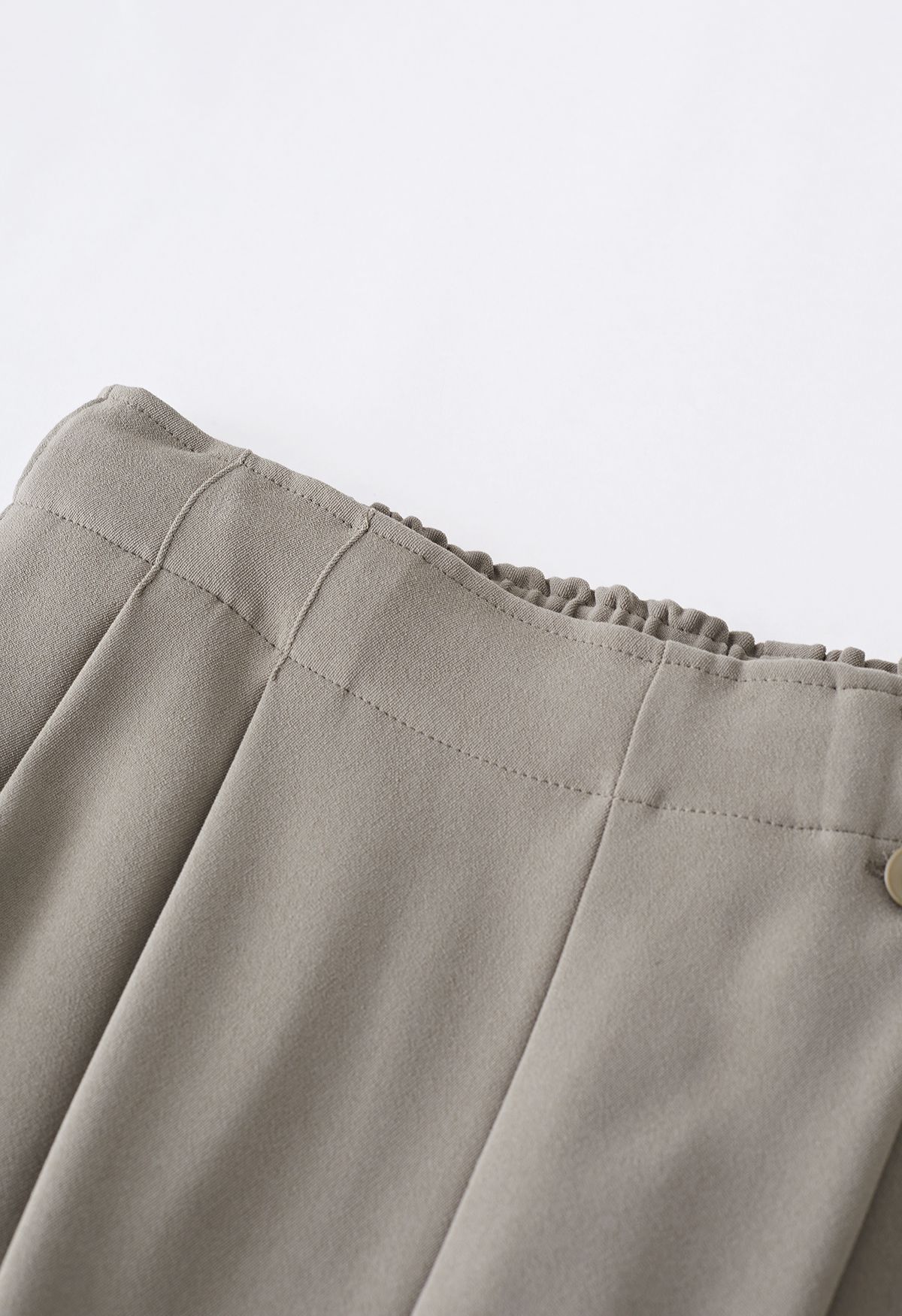 Pantalon droit plissé à cordon de serrage sur le côté en taupe