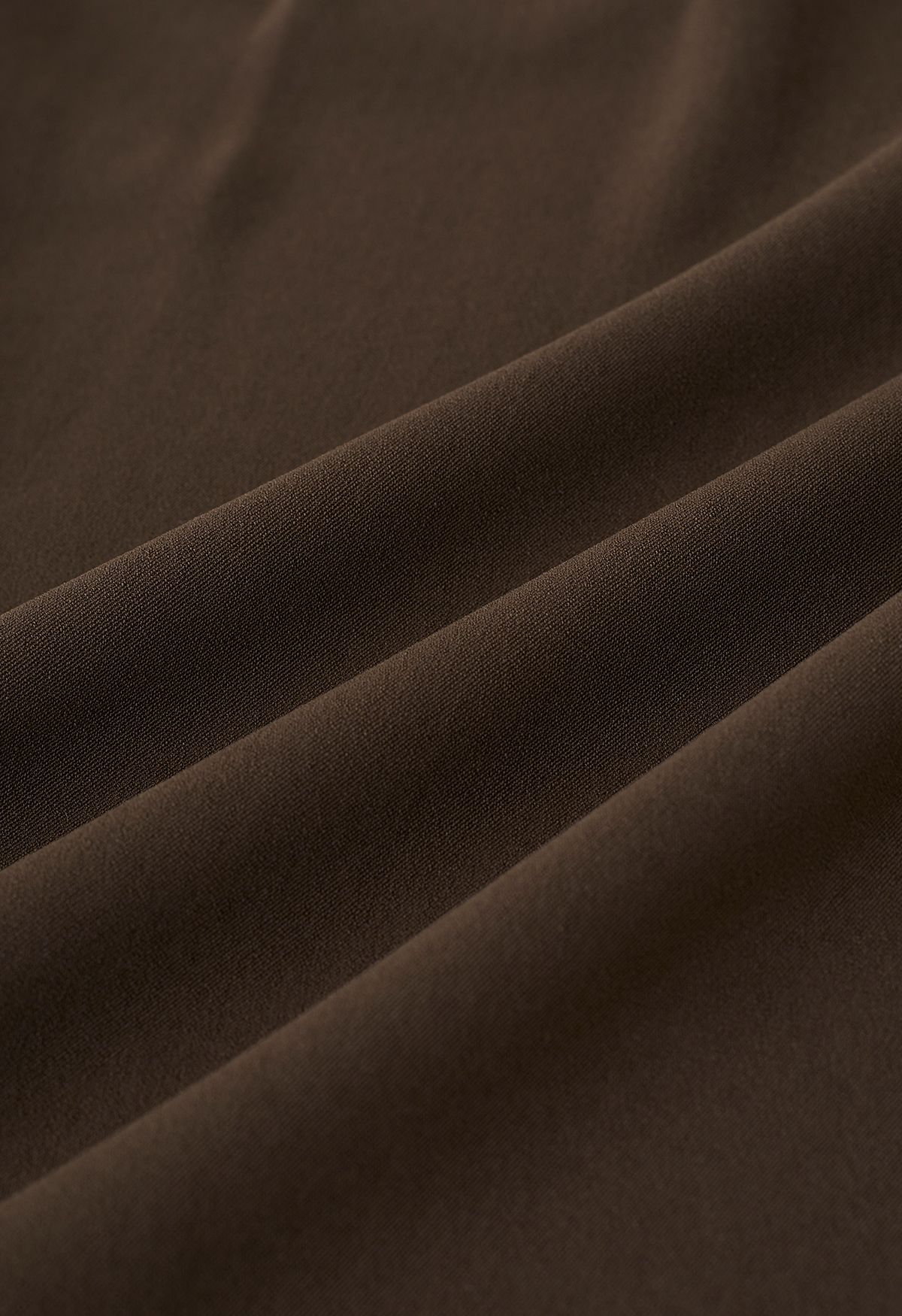 Pantalon droit plissé à cordon de serrage sur le côté en marron