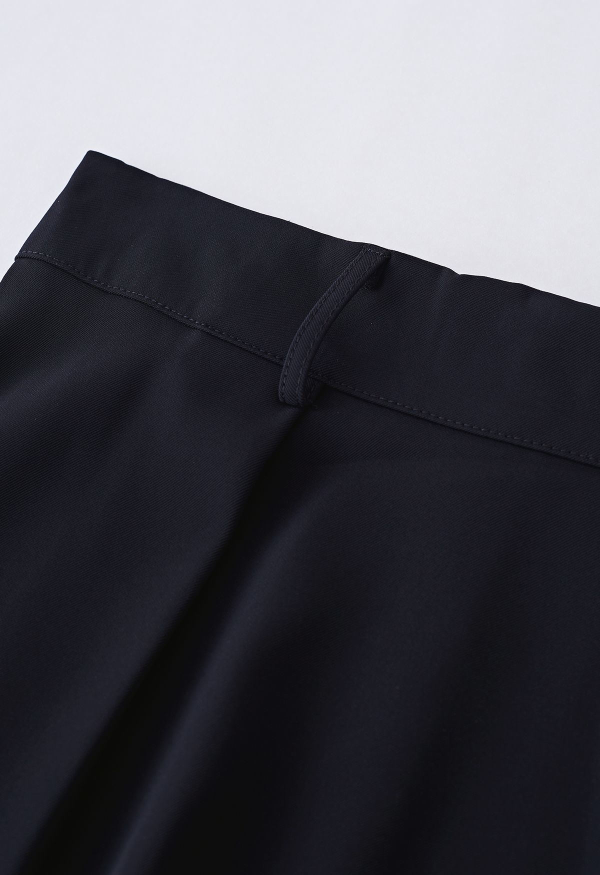 O-Ring Belt Pleated Flare Midi Skirt in Black