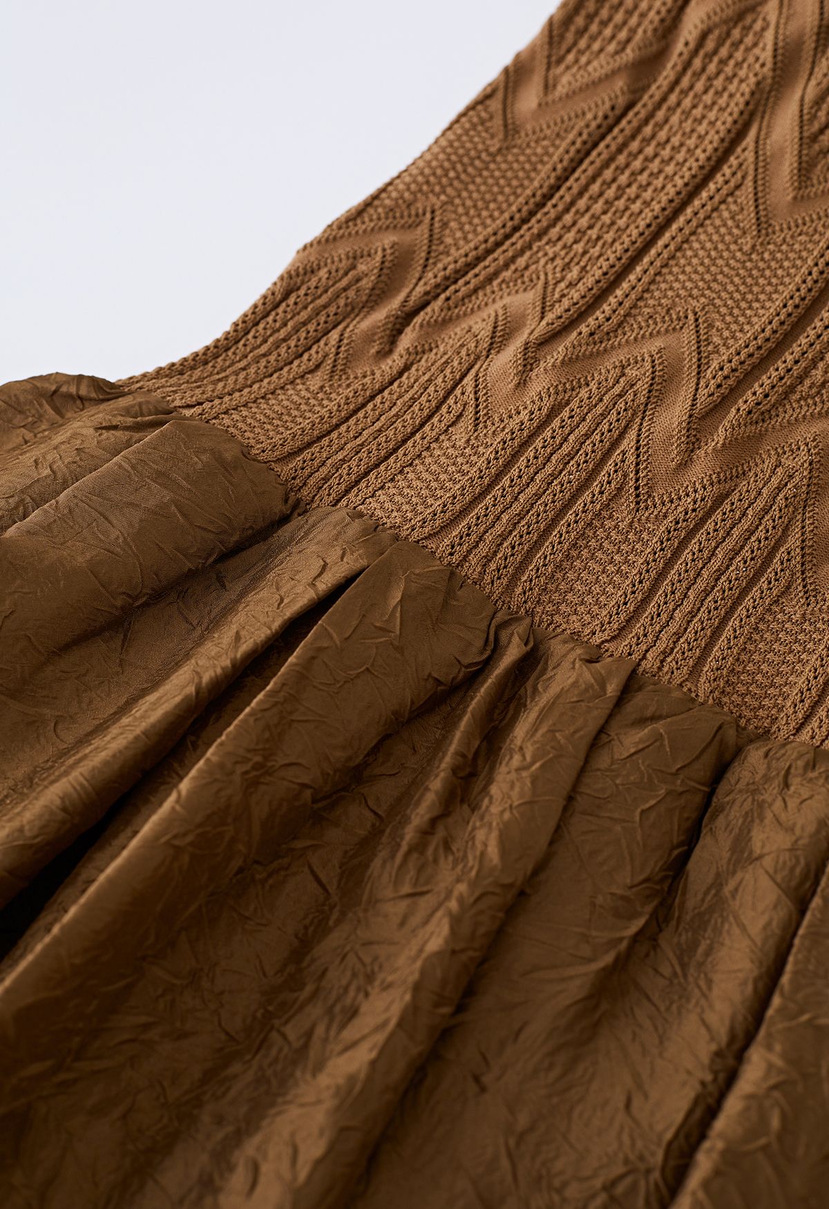 Robe sans manches en tricot à texture épissée en marron
