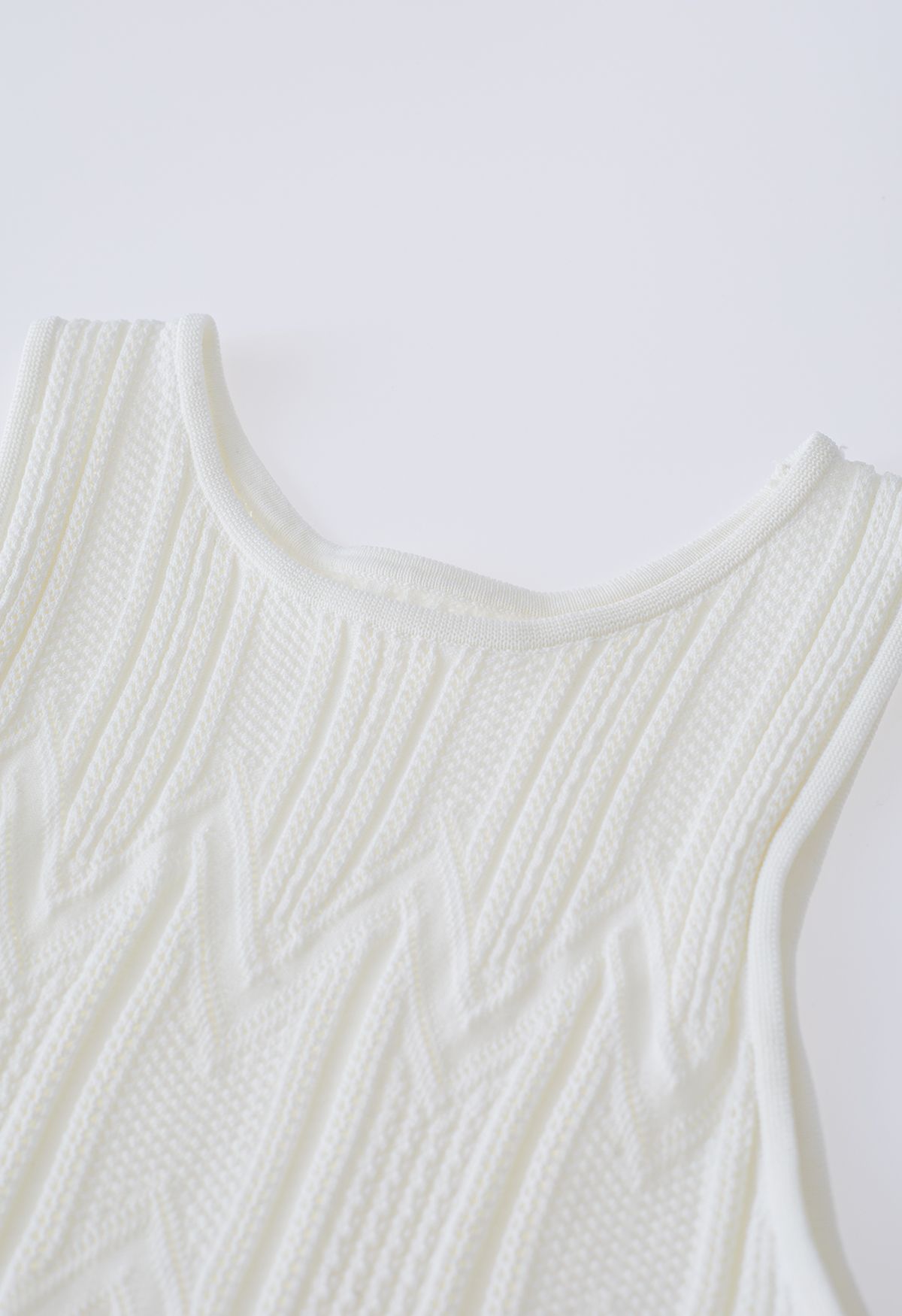 Robe sans manches en tricot à texture épissée en blanc