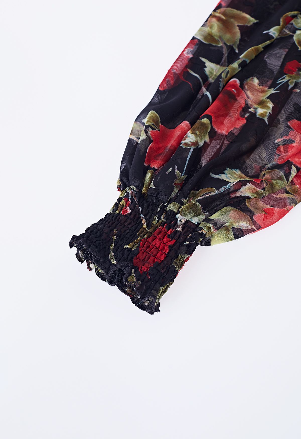 Robe en mousseline boutonnée à volants en jacquard floral en noir