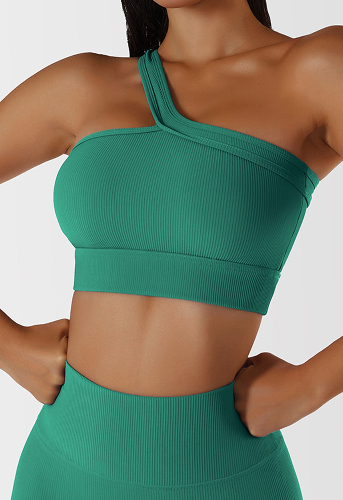 Soutien-Gorge de Sport Côtelé à Col Halter Oblique en Vert