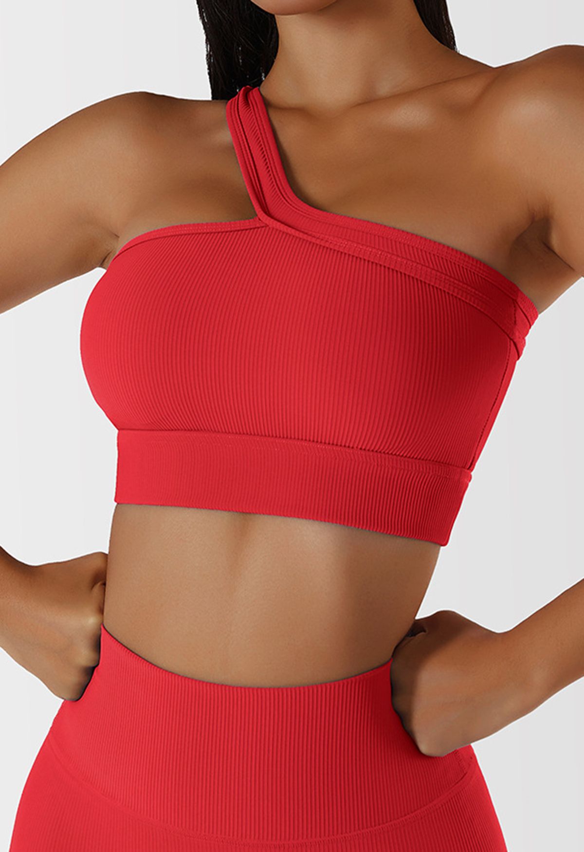 Soutien-Gorge de Sport Côtelé à Col Halter Oblique en Rouge